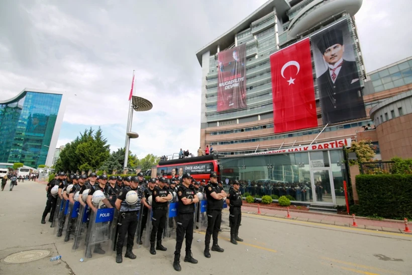 Özgür Özel: Saldırı altındayız