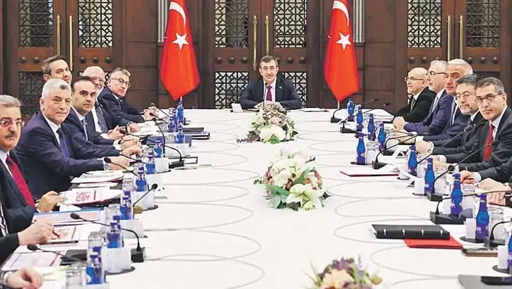Ekonomi yönetimi acil toplantı kararı aldı
