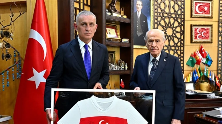 Bahçeli’den Hacıosmanoğlu’na Türk futbolunu sarsacak mesaj: ‘Ligi tescil etme’